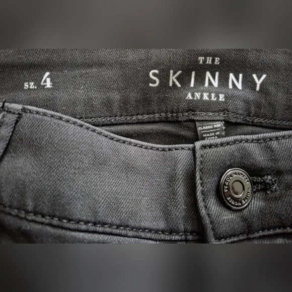 NWOT WHBM Distressed Black Classic Rise Skinny Ankle Embellished Jeans Size 4 - Picture 13 of 15